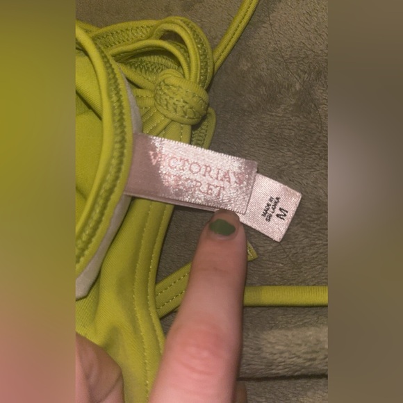Victoria’s Secret bikini top & bottom - Picture 4 of 5